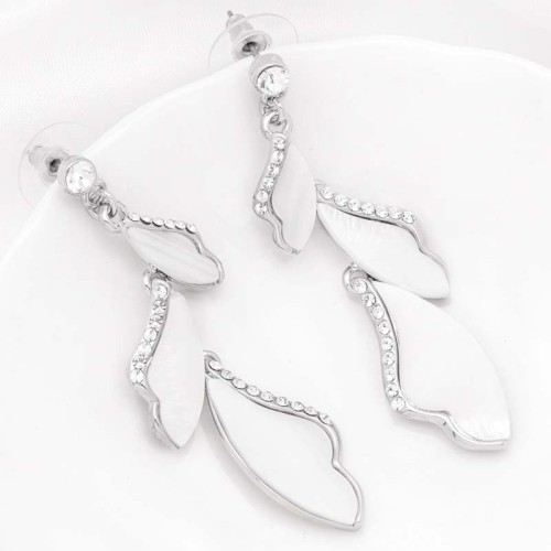 Boucles d'oreilles NATURE White Silver Pendantes pavées à pendentifs Feuillage Argenté et Blanc Rhodium Cristal et Nacre