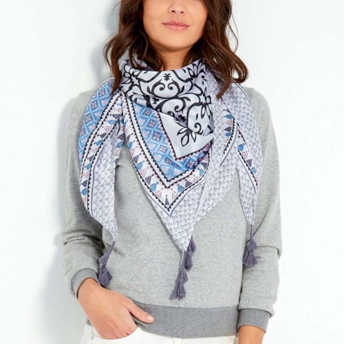 Foulard ELINE Blue Grey grand carré à breloques classique chic Bleu et Gris Viscose toucher soie Imprimé Décorations pompons