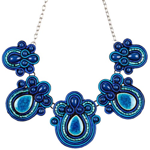 Collier URIATIS Blue Silver Plastron pavé Baroque ou médiéval Argenté et Bleu Rhodium Cristal et Résines et Pates de verre