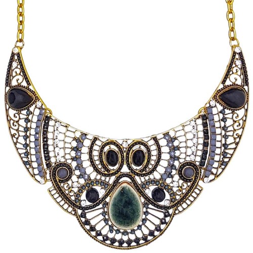 Collier SINDA Black Gold Plastron pavé ajouré Baroque ou médiéval Noir Laiton doré à l'or fin Cristal Résines Pates de verre